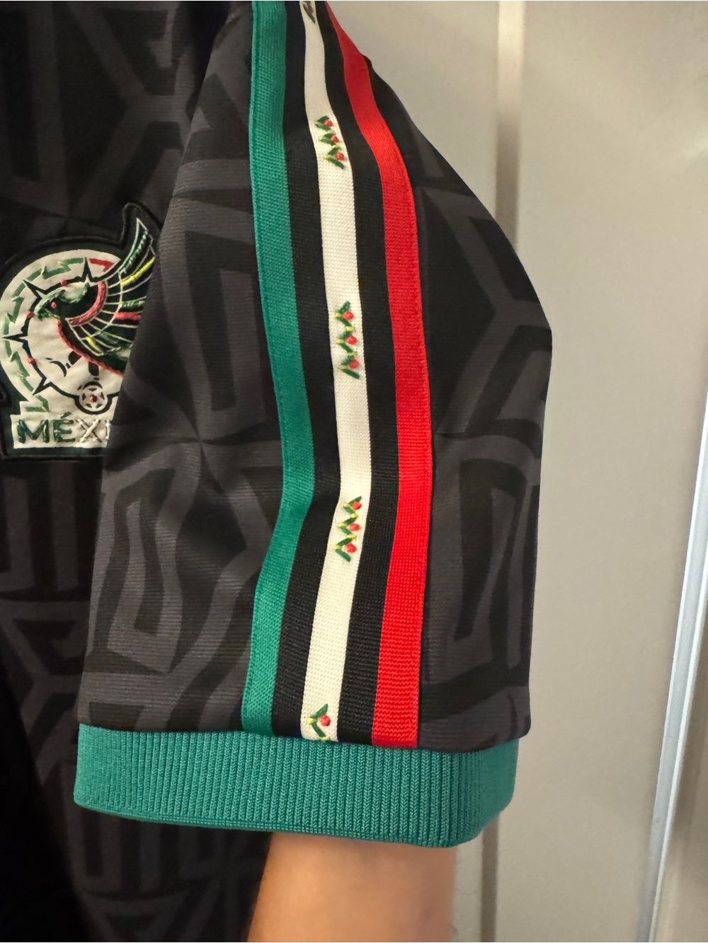 Someone Somewhere Adidas Authentic Mexico Black Soccer Jersey XL - Picture 5 of 6